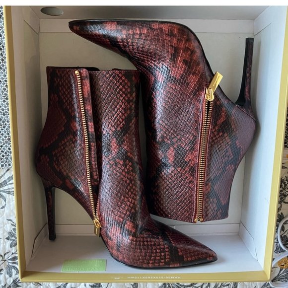 Michael Kors boots size 8 - Picture 1 of 8